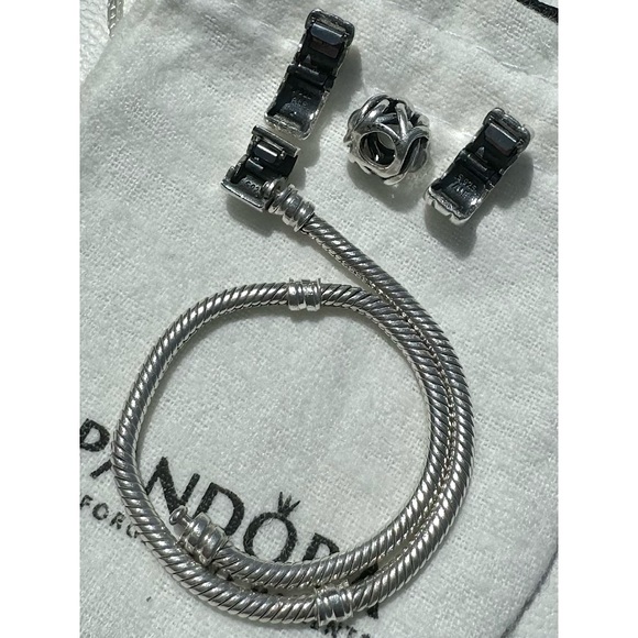 PANDORA ‘Memories Bracelet’ w/ 3 Charms, Size 8.3”L - Picture 4 of 12